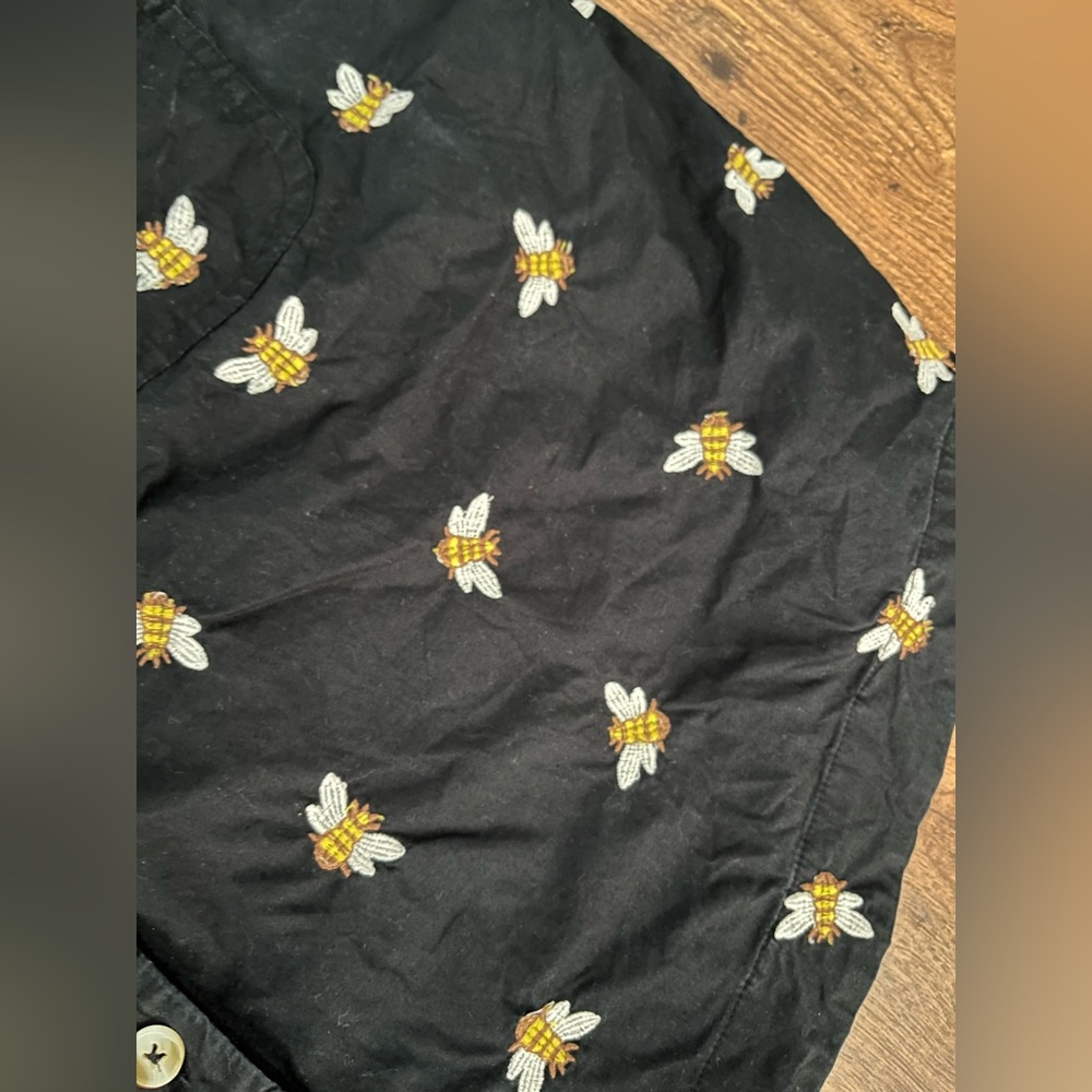 HD in Paris Embroidered Bee Black Sleeveless Shirt Button collared Tank top - Picture 4 of 11